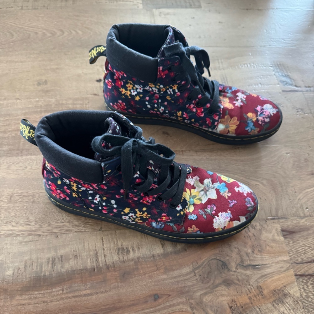Dr. Martens Maelly Ankle Boots Size 7 Floral Canvas Lace Up Shoes air wick